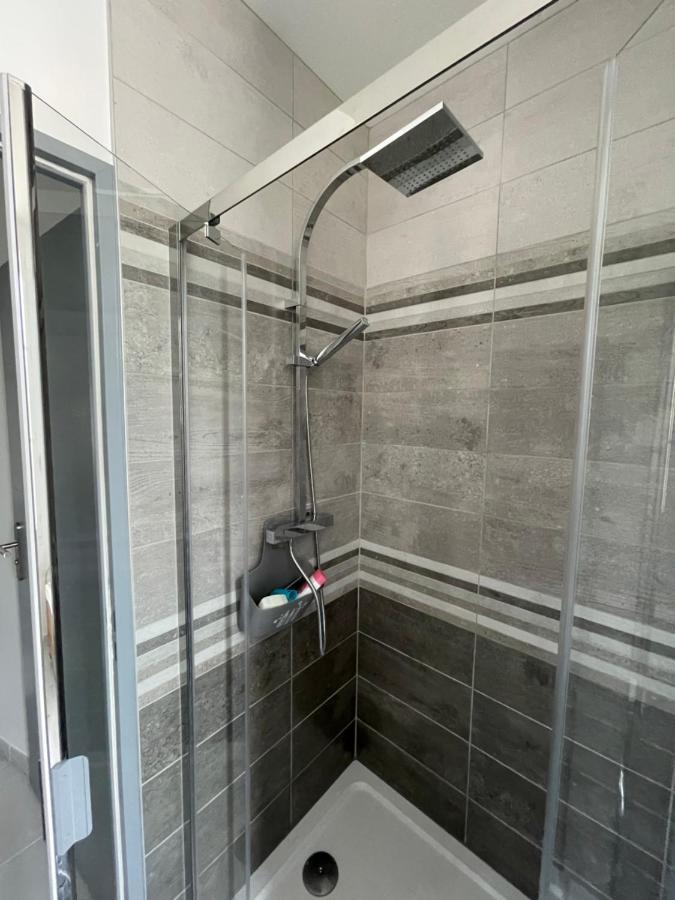 Maison Chaleureuse Avec Terrasse Privative Proche De La Gare Et Du Centre-Ville Rochefort  Kültér fotó